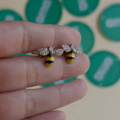 Beezy Earrings / Studs