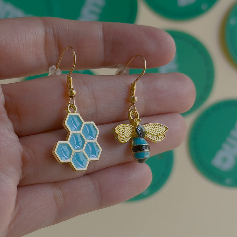 Beezy Earrings / Studs